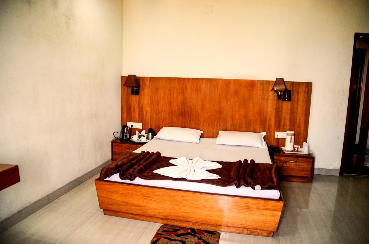 Hotel Aryan Jharsuguda Bagian luar foto
